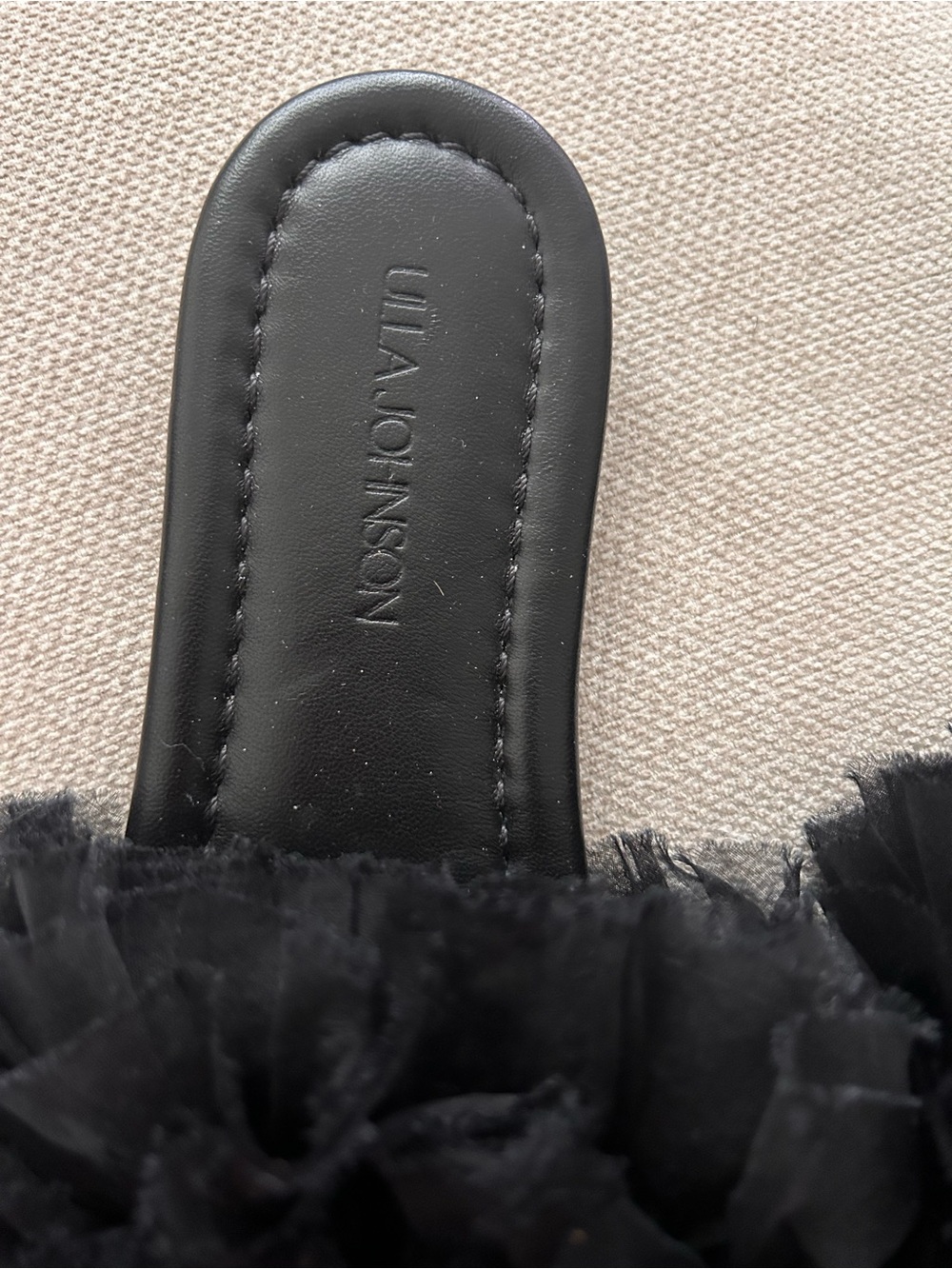 ULLA JOHNSON
Helia Slide Shoes great condition wear shows on the bottom